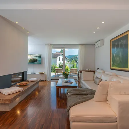 Luxury Nana * בלד