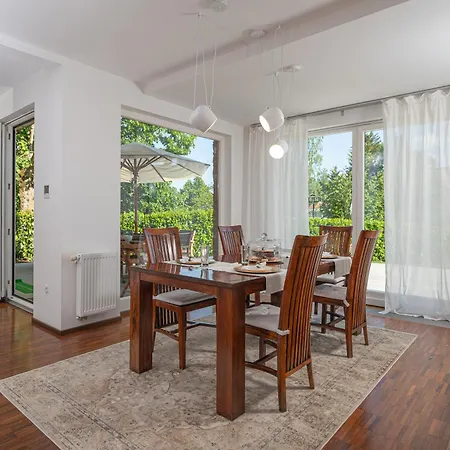 Luxury Nana Apartment *